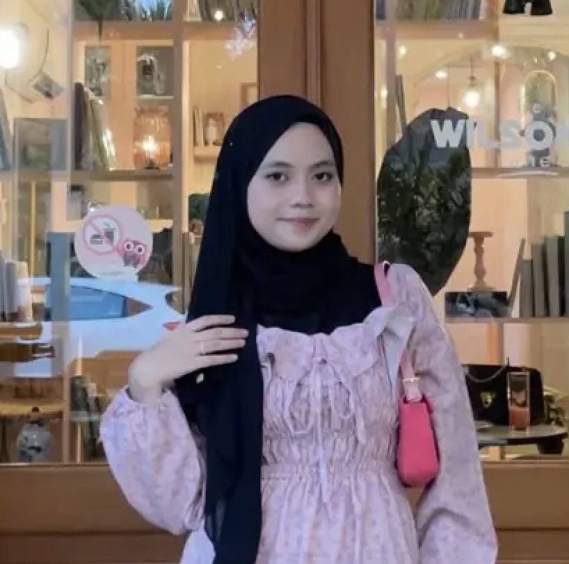 Risa Maulia (Hubungan Masyarakat dan Komunikasi Digital - Universitas Negeri Jakarta)